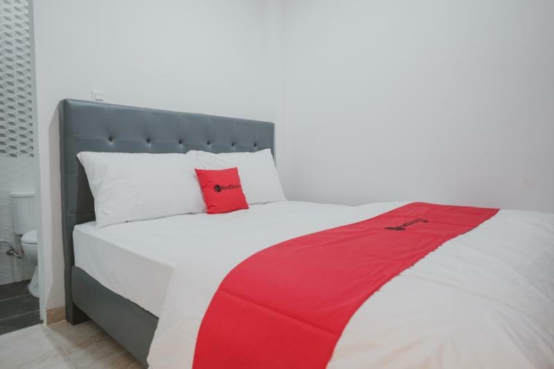 Reddoorz Near Taman Palem Hotel Jakarta Exterior photo